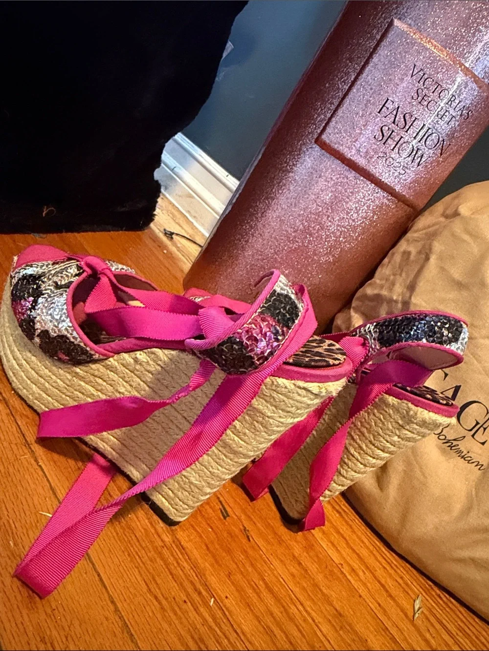 Betsey Johnson Hot Pink Sequin Espadrille Wedge Sandals Y2K VTG